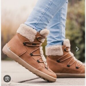 NWT.Be Lenka Cozy Brown Fleece Ankle Boots